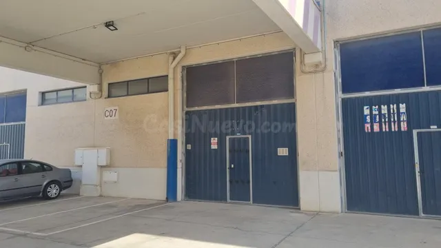 Nave alquilada en polígono Empresarium - foto 3