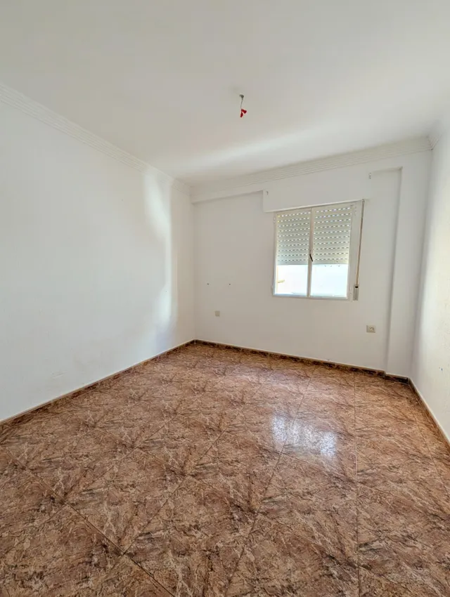 Amplio Piso en Ayamonte con Vistas Despejadas y Gran Potencial — 13