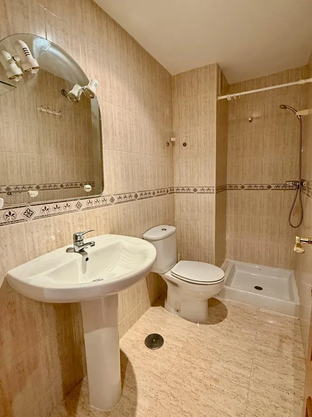 EXCLUSIVA - AMPLIO PISO CON BONITA TERRAZA EN EXCELENTE ZONA - CERCA HOTEL BALI — 17