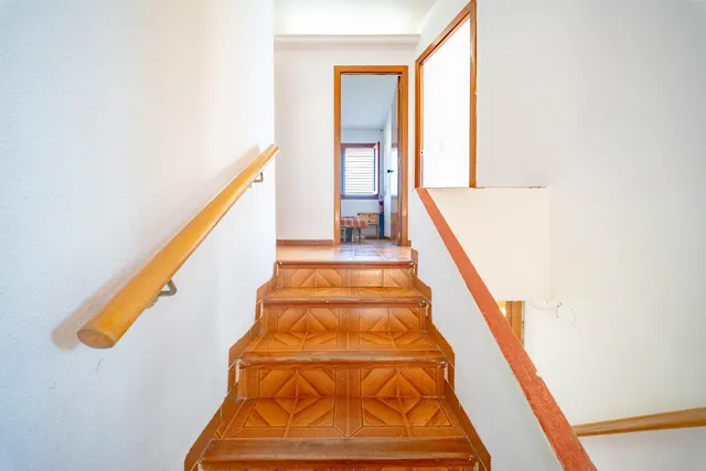 Chalet en primera línea de playa en torrenostra: una oportunidad para crear tu hogar junto al mar — 29