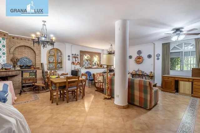 Espectacular Chalet en Ogijares - Ideal para Familias — 28