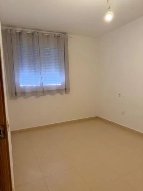 ALQUILER DE APARTAMENTO EN RONDA SUR SIN MUEBLES — 9