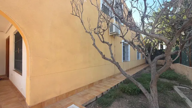 DOS CASAS EN UNA EN MATOLA SOLO EN ALQUILER — 21