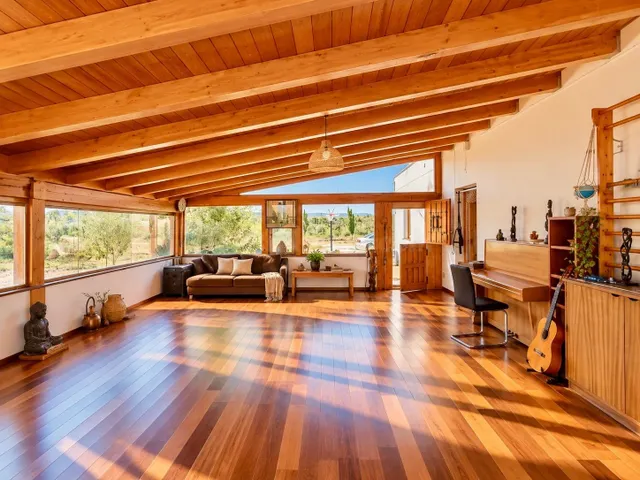 Finca de 11.000 m2 con 2 edificaciones y gran sala polivalente en Jérica — 3
