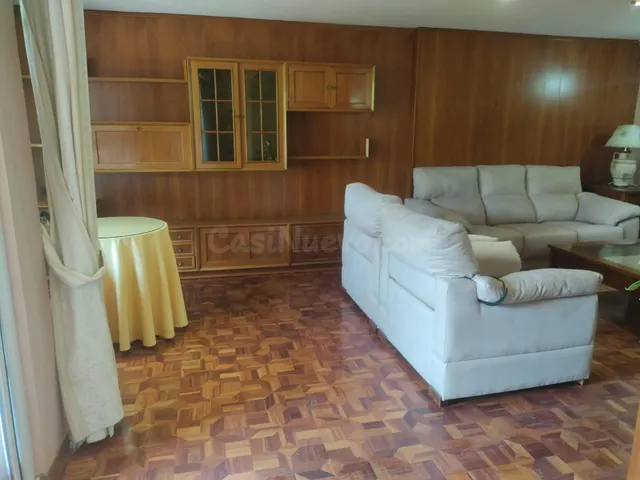 VIVIENDA AMPLIA FRENTE AL PARQUE CON GARAJE Y TRASTERO - foto 4