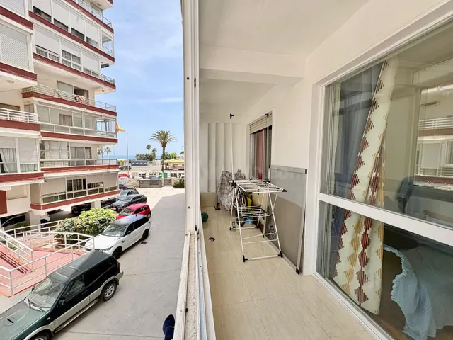 Apartamento en Torre del Mar primera línea de playa - foto 2