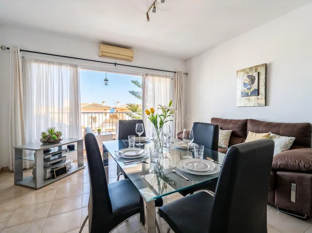 ÁTICO CON TERRAZA, VISTAS AL MAR Y A 120 METROS DE LA PLAYA - foto 4