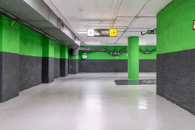 Parking de moto 2m² en alquiler - Eixample — 24