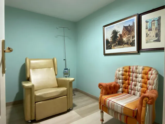 Clínica con licencia sanitaria en Avenida de Andalucía, RESIDENCIAL LAS ADORATRICES — 26