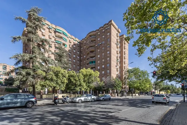 PISO CON GARAJE EN AV. PULIANAS — 32