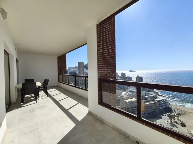 Fantástico apartamento en primera línea de playa en la cala  - foto 2