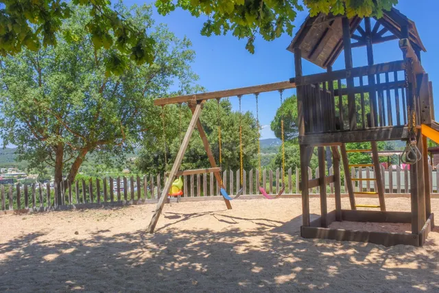 Exclusivo piso con amplio jardín privado a solo 100 metros d - foto 3