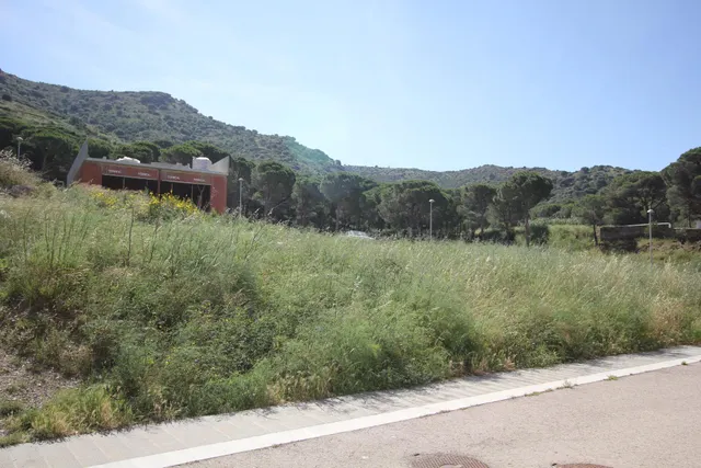 ¡Oportunidad única para vivir en un entorno privilegiado en El Port de la Selva! — 11