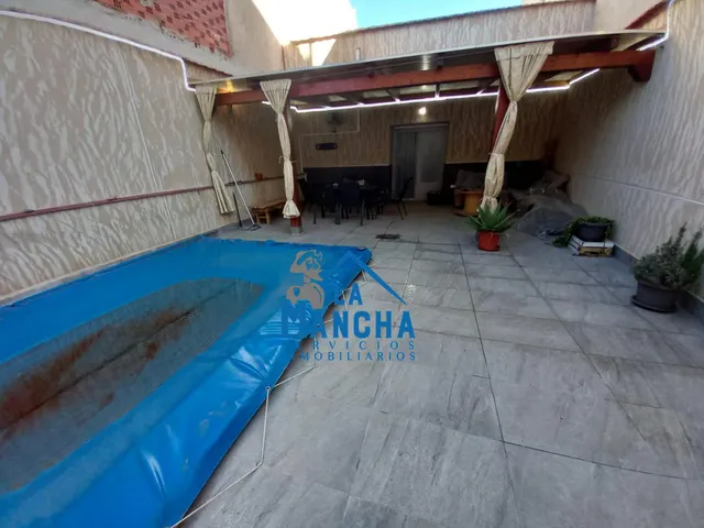 INMOBILIARIA LA MANCHA VENDE CASA BAJA CON TERRAZA Y PISCINA EN MADRIGUERAS ( ALBACETE ). — 20