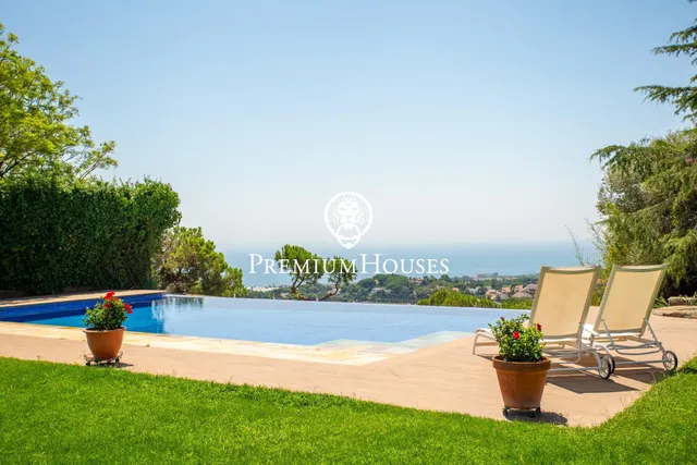 Exclusiva casa con jardín, piscina y espectaculares vistas al mar en Sant Andreu de Llavaneres — 5