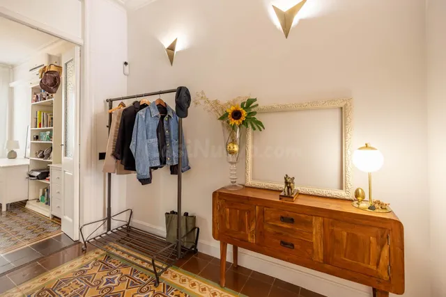 Piso con encanto, historia y diseño en pleno centro de Vilan - foto 5