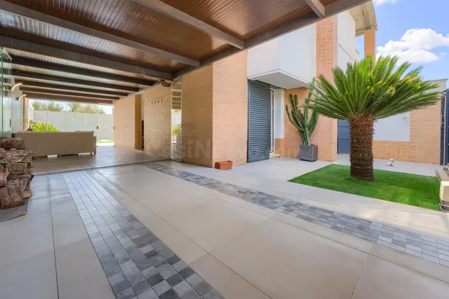 Diseño moderno, luz natural y un exterior que marca la difer
