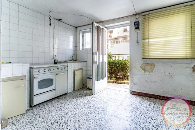 ¡UNA CASA para REFORMAR a tu gusto en CARBALLO( A Coruña) po - foto 4