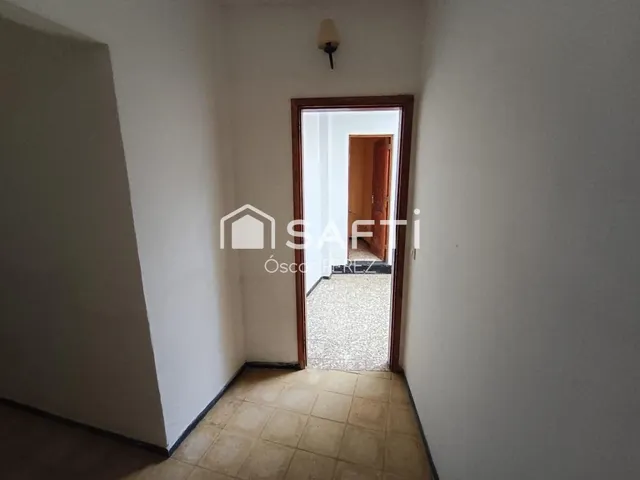 Casa terrera de 4 niveles con gran potencial — 41