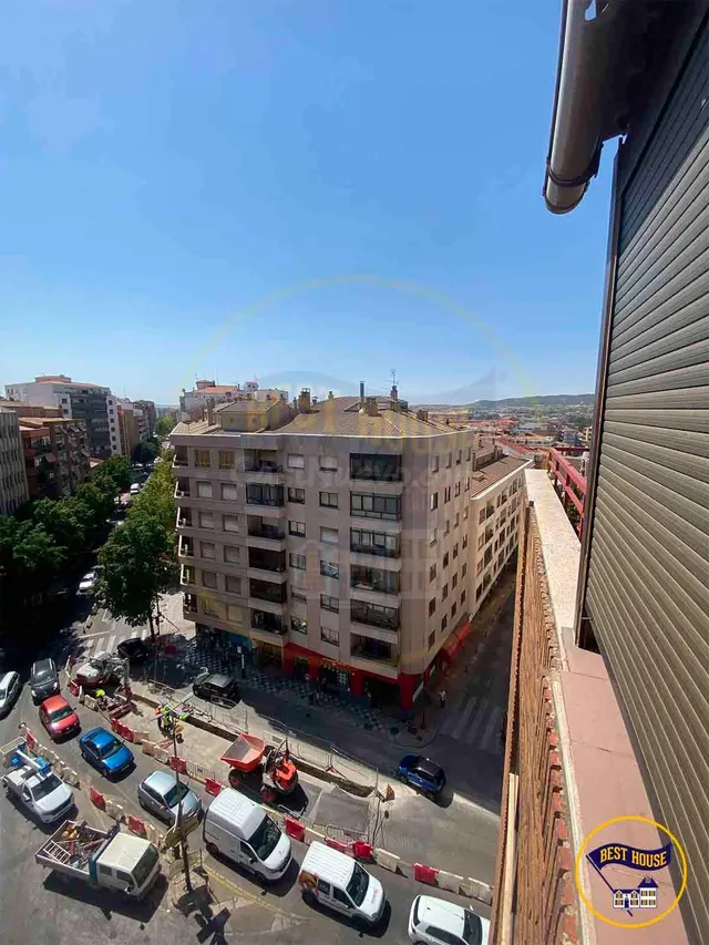 PISO EN VENTA EN PLENO CENTRO DE CUENCA — 45