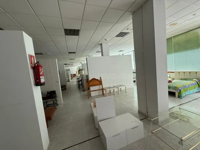 Gran Local en Venta en La Laguna - Espacio que Impulsa a tu Negocio — 28