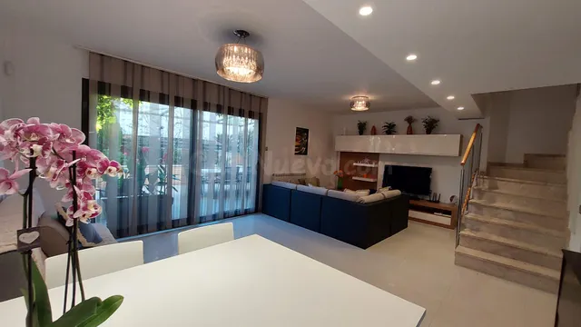 Chalet adosado en Barenys — 2