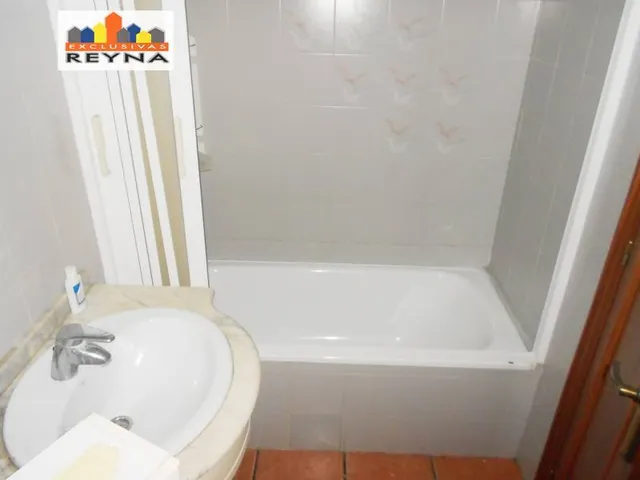 VIVIENDA ENTRESUELO CON CUATRO DORMITORIOS — 9