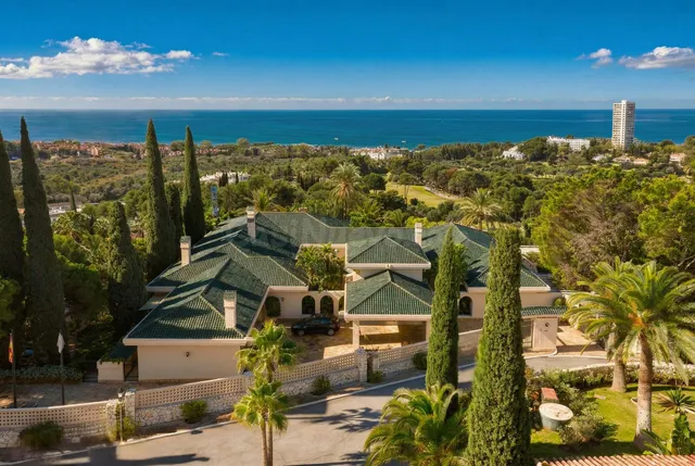 Chalet 10 habitaciones 2600m² en venta - Marbella - foto 2