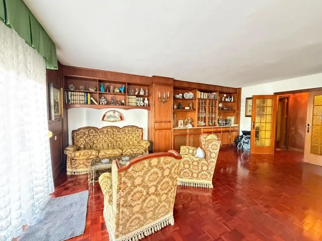 PISO DE 5 HABITCIONES CON GARAJE - foto 5