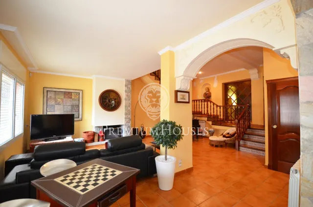 Casa en venta con gran parcela frente al mar en Canet de Mar — 17