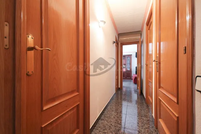 AMPLIO PISO DE 4 habitaciones CON GRAN BALCÓN — 26