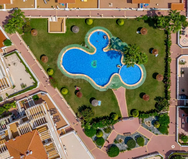 GRAN BUNGALOW EN ORIHUELA COSTA: 1 HAB, 1 BAÑO