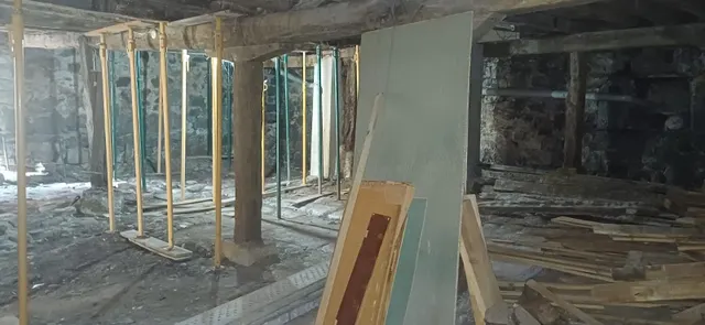 CASA ADOSADA EN UN ENTORNO PRIVILEGIADO.- — 12
