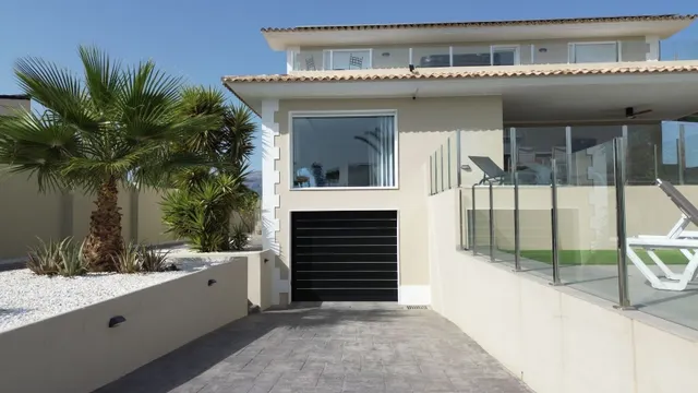 Villa 4 habitaciones 350m² en venta - Pueblo — 28
