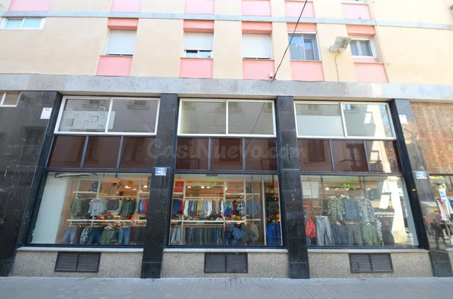 Local comercial esquinero Rambla Vilanova i la Geltrú - foto 3