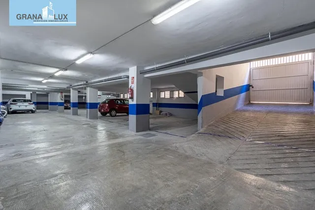 PARKING DE 30 PLAZAS EN PLENO CENTRO DE GRANADA — 11