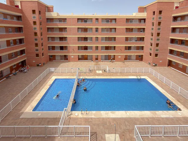 Amplio apartamento completamente reformado + Gran terraza y Piscina comunitaria (160 mts playa) — 28