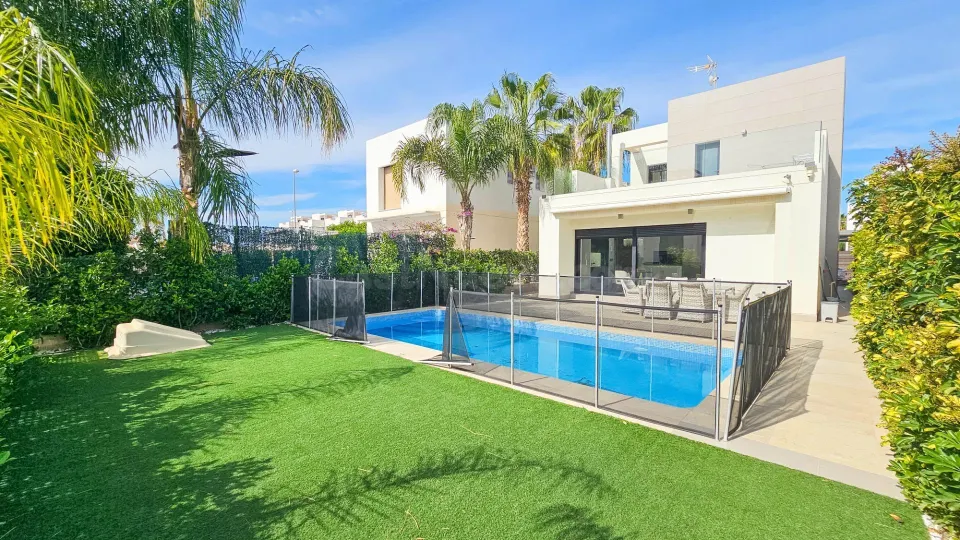 Villa 3 habitaciones 125m² en venta - Cuidad Quesada