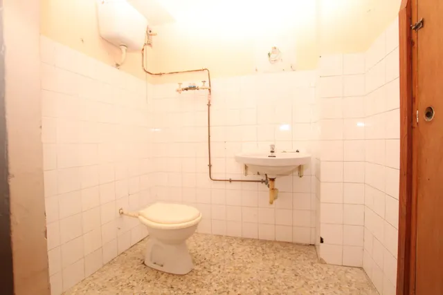 VENTA DE LOCAL COMERCIAL EN EJEA — 8