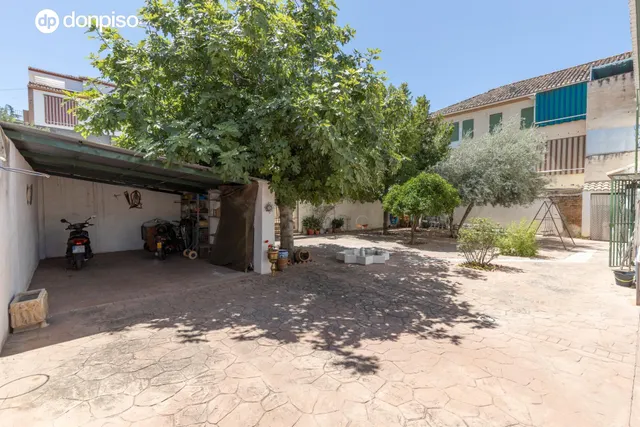 Casa con gran solar — 49