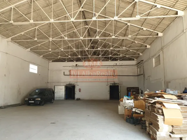 Se vende terreno en la carretera de Ayora con dos naves — 24