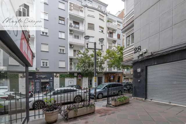 Piso de 87 m2 con 3 dormitorios en Pedro Antonio de Alarcón 27, junto a Recogidas — 3