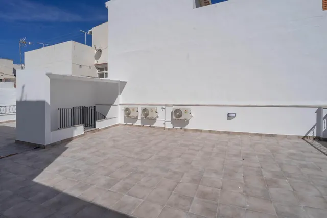 Apartamento en zona céntrica con plaza de parking y amplia terraza — 18