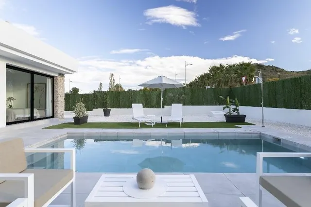 Villas espaciosas con piscina privada, en construcción, en un entorno natural muy privilegiado — 29