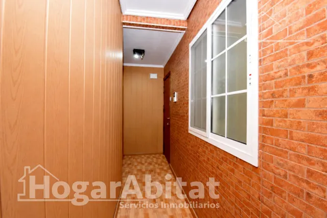 Luz natural y amplitud en este piso esquinero con dos balcones, ascensor y trastero a 100 metros de la playa — 38