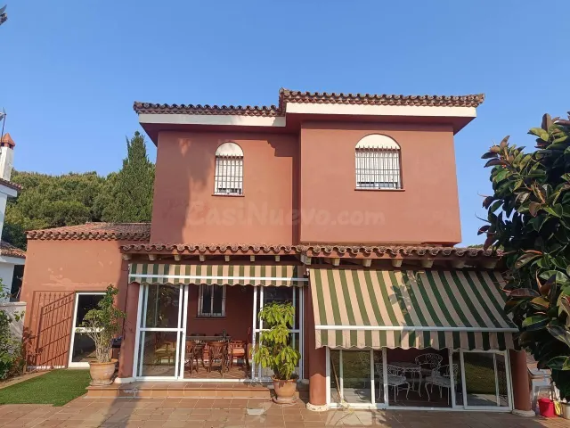 SE ALQUILA CHALET EN URBANIZACION CERROMOLINO VACACIONAL
