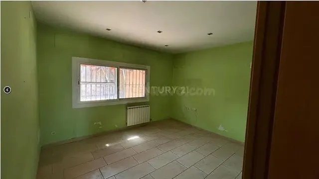 SE VENDE piso OKUPADO en Avenida NTRA SRA MONTSERRAT Nº 29 P - foto 4