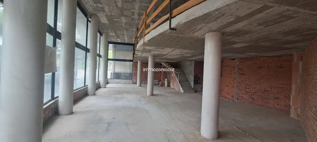 LOCAL 307 M2 EN BRUTO A ESTRENAR — 12