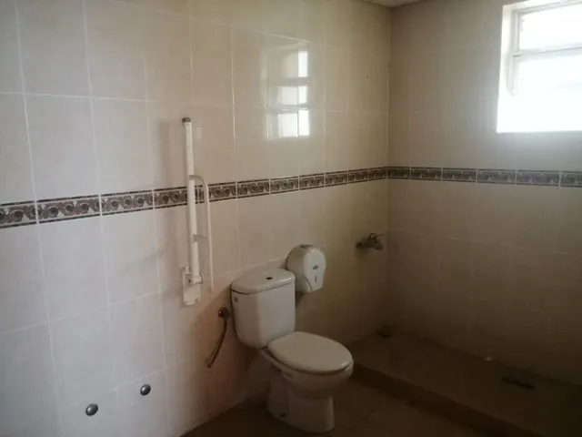 CASA UNIFAMILIAR DE DOS PLANTAS (ANTES BAR) — 8
