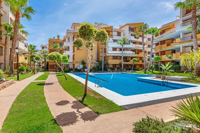 Apartamento en la Planta Baja con Encanto con Vista a la Piscina en Recoleta, Punta Prima — 21